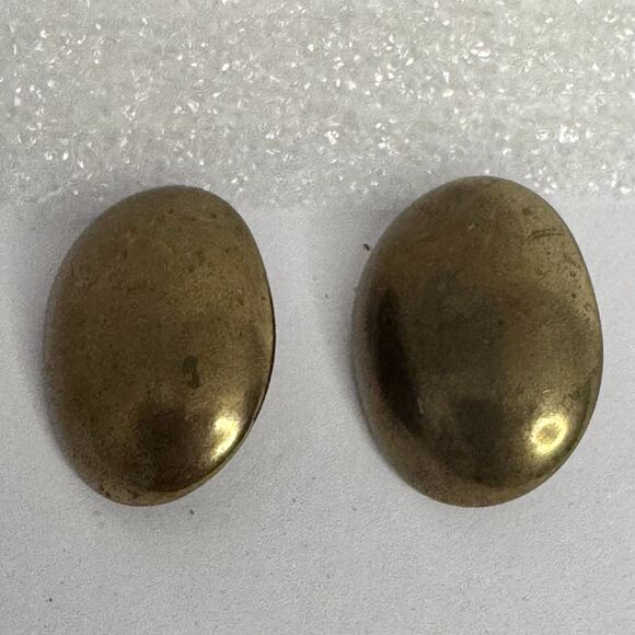 Vintage Sleek Brass Tone Oval Clip On Earrings Timeless & Understated - Picture 1 of 3